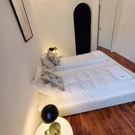 Apartman Stylish On Pedestrian Street *