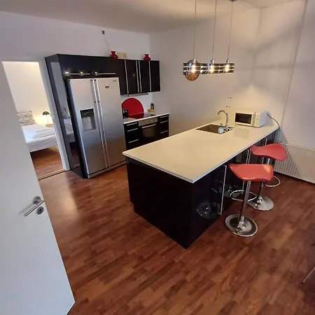 Stylish On Pedestrian Street Apartman